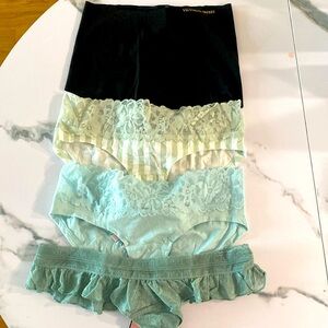 NEW Victoria’s Secret panties size Small